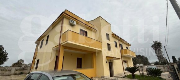 3-salle Appartement à Anzio, Italy No. 41256 21