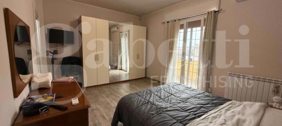 3-salle Appartement à Anzio, Italy No. 41256 9