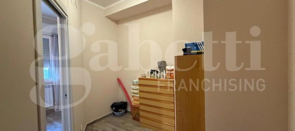 3-salle Appartement à Anzio, Italy No. 41256 12