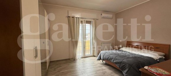 3-salle Appartement à Anzio, Italy No. 41256 6