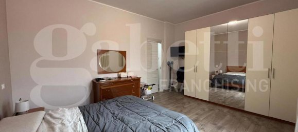 3-salle Appartement à Anzio, Italy No. 41256 8