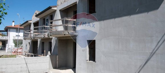 3 rooms Apartment in Ostra, Italy No. 2664 11