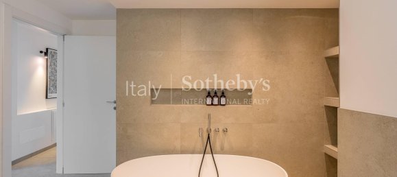 3 bedrooms Villa in Lierna, Italy No. 160426 16