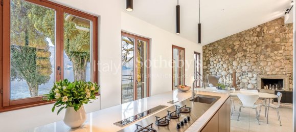 3 bedrooms Villa in Lierna, Italy No. 160426 7