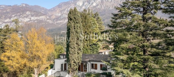 3 bedrooms Villa in Lierna, Italy No. 160426 2