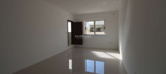 2 bedrooms Townhouse in Hamrun, Malta No. 4306 2