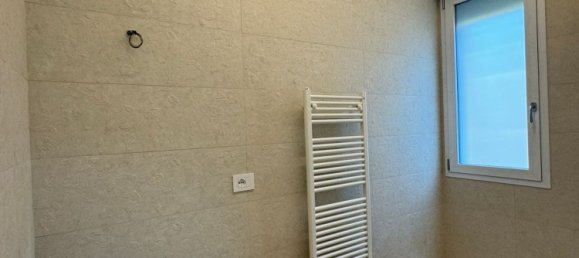 4 rooms Apartment in Sesto Fiorentino, Italy No. 37162 7