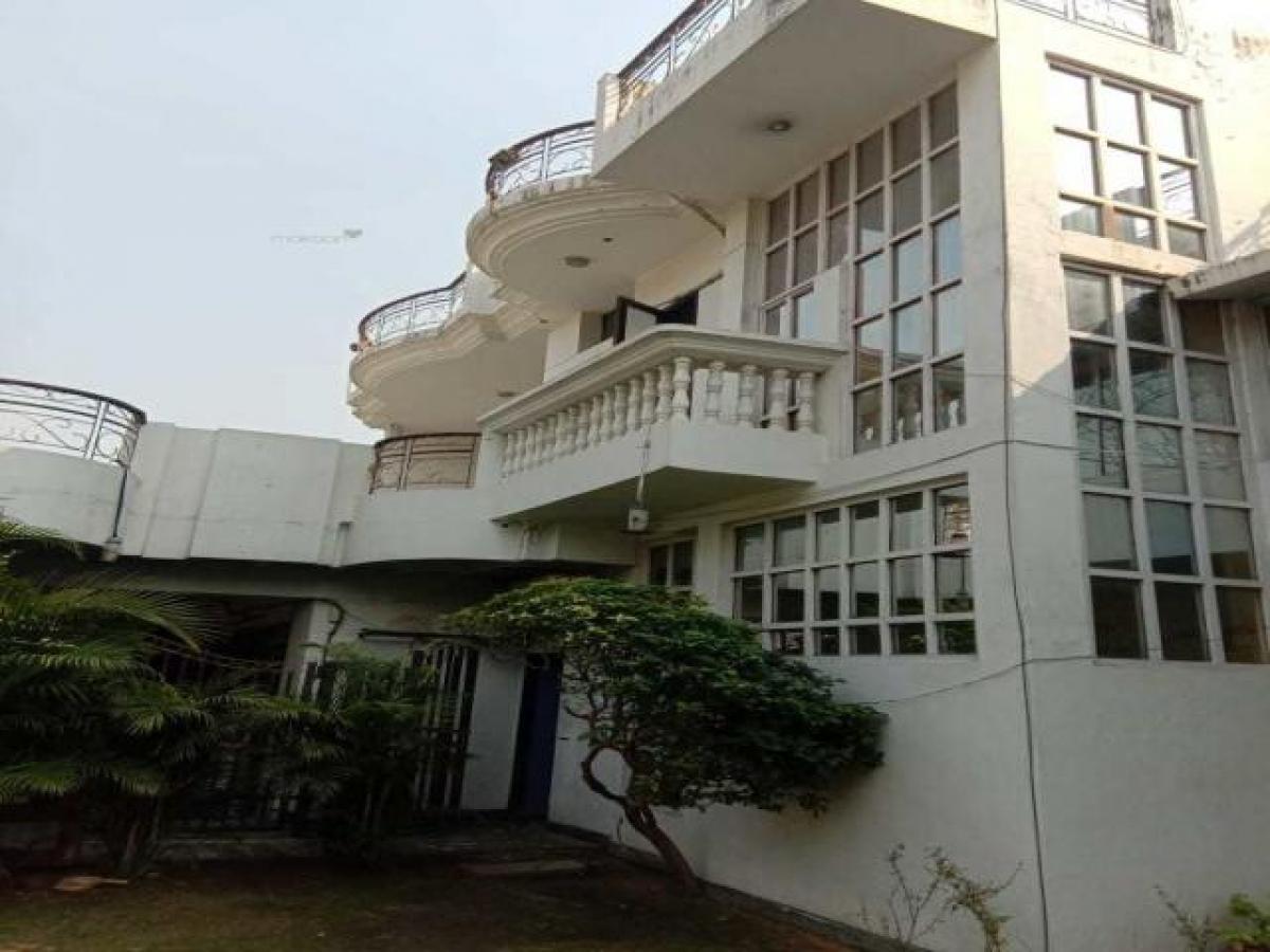 Дом с 5 спальнями в Лакхнау, Индия № 8532