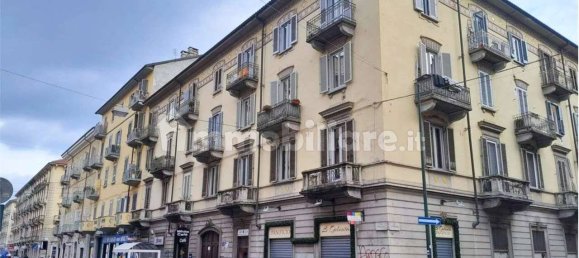 2 bedrooms Apartment in Turin, Italy No. 12204 2