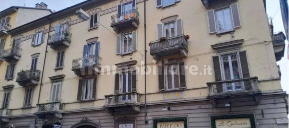 2 bedrooms Apartment in Turin, Italy No. 12204 3