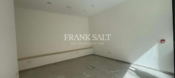 37m² Office in Saint Julian's, Malta No. 11958 5