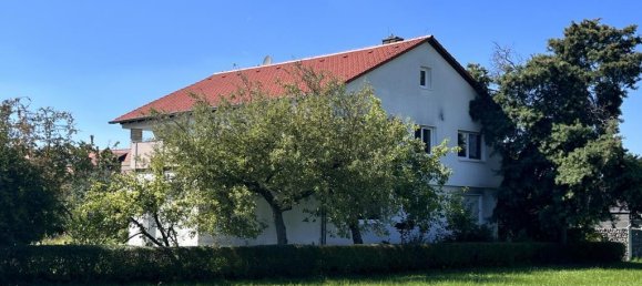 8 rooms Townhouse in Ansbach, Germany No. 15369 3