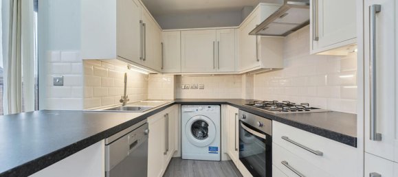 2 bedrooms Apartment in London, United Kingdom No. 7592 9