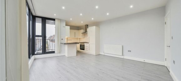 2 bedrooms Apartment in London, United Kingdom No. 7592 8