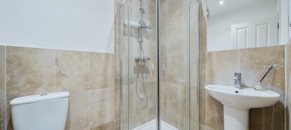 2 bedrooms Apartment in London, United Kingdom No. 7592 17