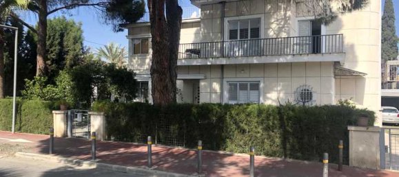 6 bedrooms House in Nicosia, Cyprus No. 14780 2