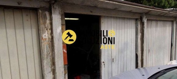 Apartamento de 2 habitaciónes en Lentate sul Seveso, Italy No. 2782 28