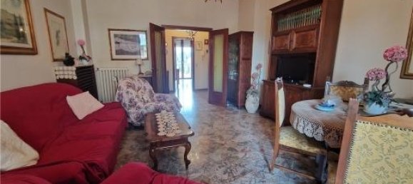 4 rooms Apartment in Scandicci, Italy No. 33057 9