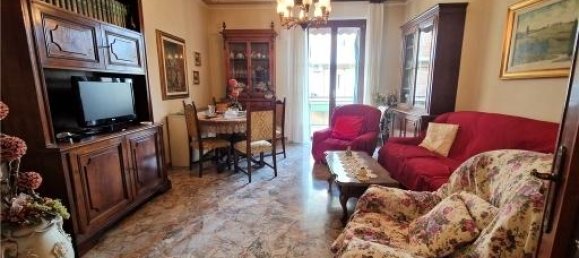 4 rooms Apartment in Scandicci, Italy No. 33057 3