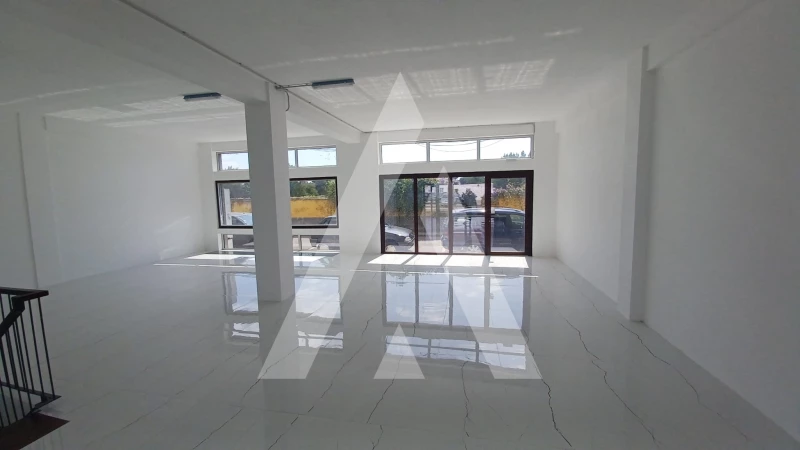 Коммерческая недвижимость 218м² в Авейру, Португалия № 81164