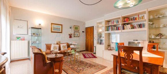 6 rooms Apartment in Mogliano Veneto, Italy No. 285227 10