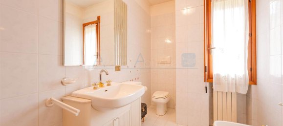 6 rooms Apartment in Mogliano Veneto, Italy No. 285227 21