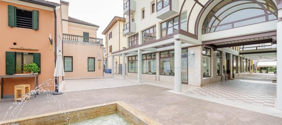 6 rooms Apartment in Mogliano Veneto, Italy No. 285227 3