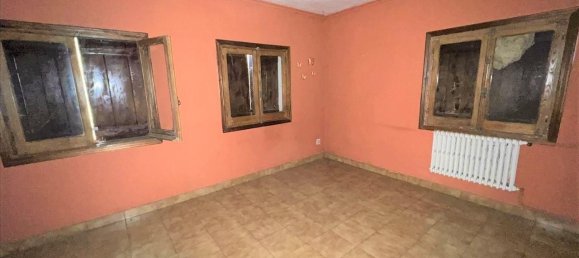 3 Schlafzimmer Haus in Palacios Del Sil, Spain, Nr. 74853 2