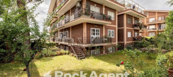 2 bedrooms Apartment in Rome, Italy No. 290300 2