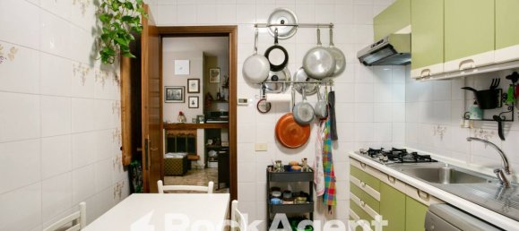 2 bedrooms Apartment in Rome, Italy No. 290300 13