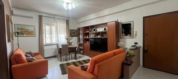 3-salle Appartement à Crotone, Italy No. 292722 2