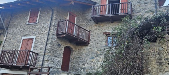 6 rooms House in Chiomonte, Italy No. 109766 3