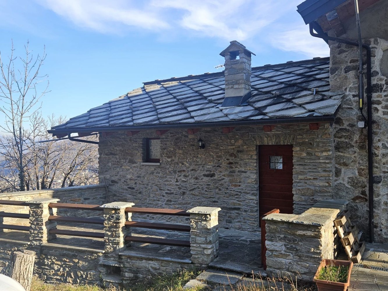 6 rooms House in Chiomonte, Italy No. 109766