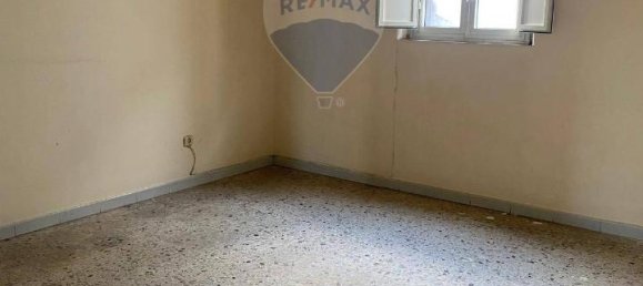 5 rooms Apartment in Belpasso, Italy No. 173721 4