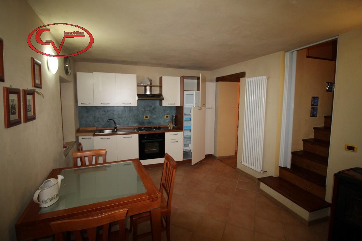 Apartamento de 3 habitaciónes en Loro Ciuffenna, Italy No. 231839
