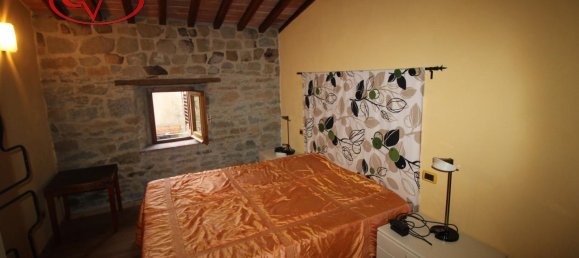 Apartamento de 3 habitaciónes en Loro Ciuffenna, Italy No. 231839 11