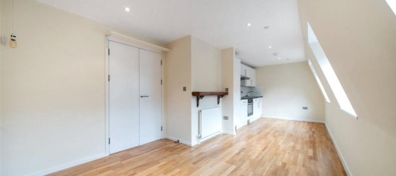 1 bedroom Apartment in London, United Kingdom No. 7653 3