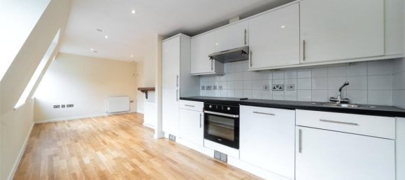 1 bedroom Apartment in London, United Kingdom No. 7653 4