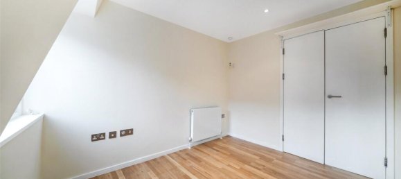 1 bedroom Apartment in London, United Kingdom No. 7653 6