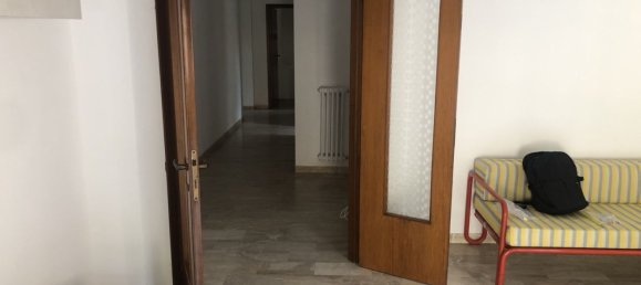 6-salle Appartement à Ferrara, Italy No. 278103 36