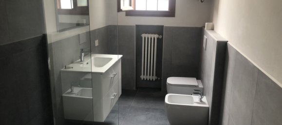 6-salle Appartement à Ferrara, Italy No. 278103 18
