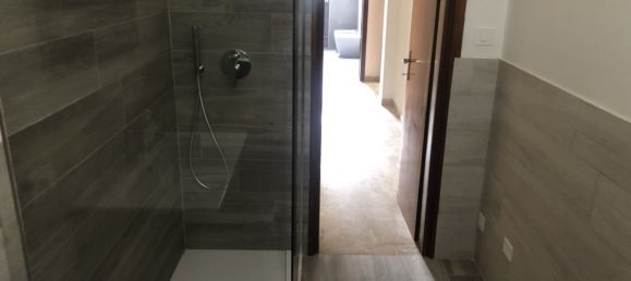 6-salle Appartement à Ferrara, Italy No. 278103 11