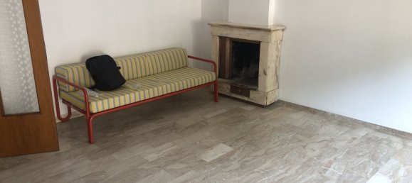 6-salle Appartement à Ferrara, Italy No. 278103 35
