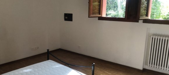 6-salle Appartement à Ferrara, Italy No. 278103 12
