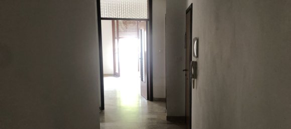 6-salle Appartement à Ferrara, Italy No. 278103 20