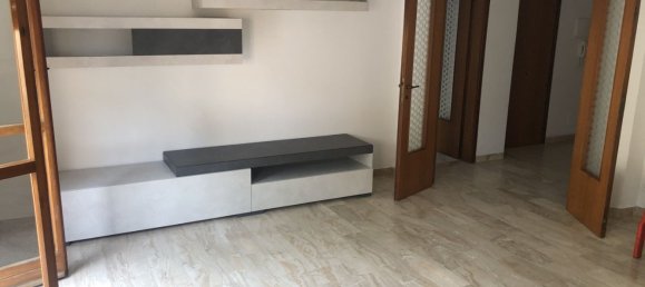 6-salle Appartement à Ferrara, Italy No. 278103 30