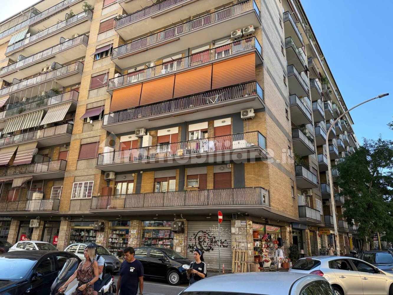 2 bedrooms Apartment in Rome, Italy No. 350229