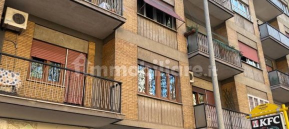 2 bedrooms Apartment in Rome, Italy No. 350229 2