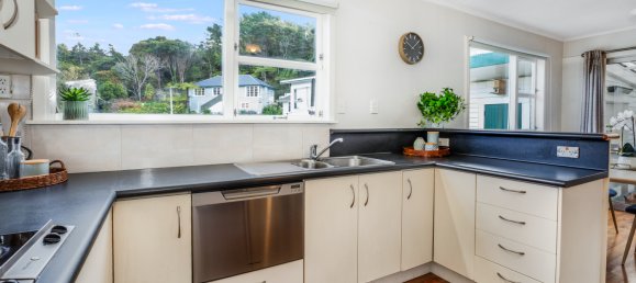 5 Schlafzimmer Haus in Stokes Valley, New Zealand, Nr. 24 8