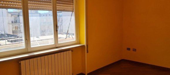 Apartamento de 3 dormitorios en Foggia, Italy No. 358087 6